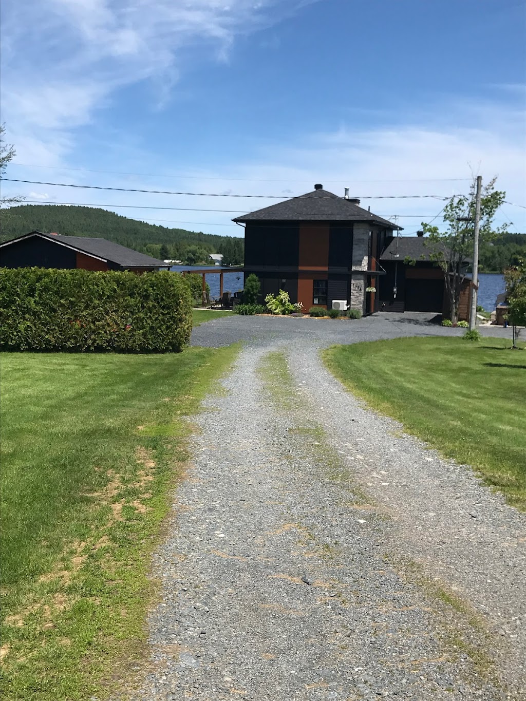 La contemporaine du Lac Aylmer | 7708 Chem. Turgeon, Disraeli, QC G0N 1E0, Canada | Phone: (819) 679-4842