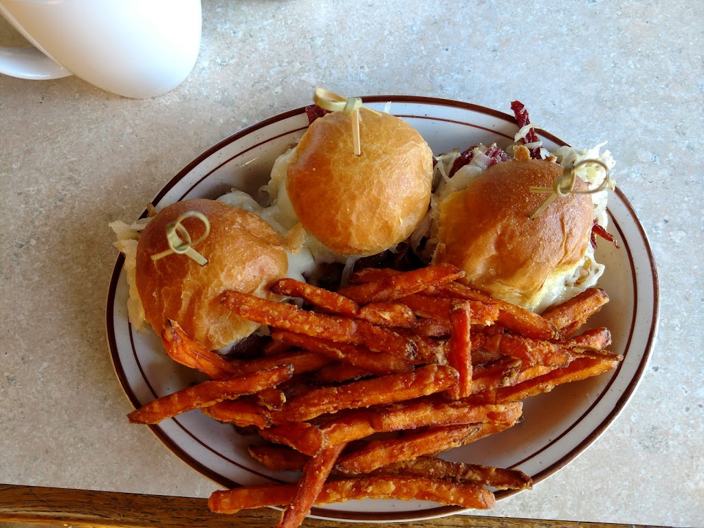 Doghouse Tavern | 80874 Main St, Memphis, MI 48041, USA | Phone: (810) 392-5116