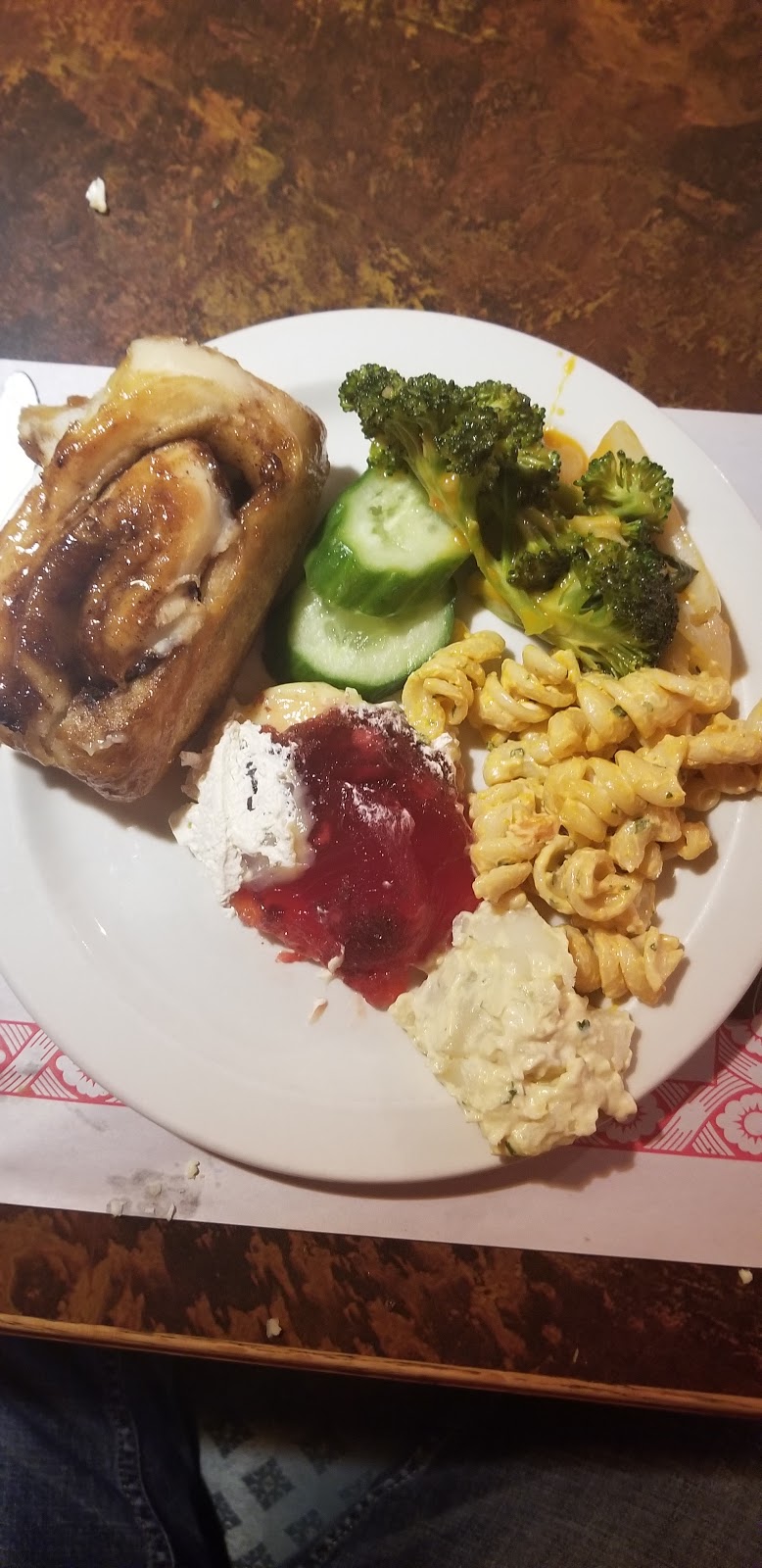 Glitters Family Restaurant & Lounge | 539 Victoria Ave, Regina, SK S4N 2L9, Canada | Phone: (306) 525-8306