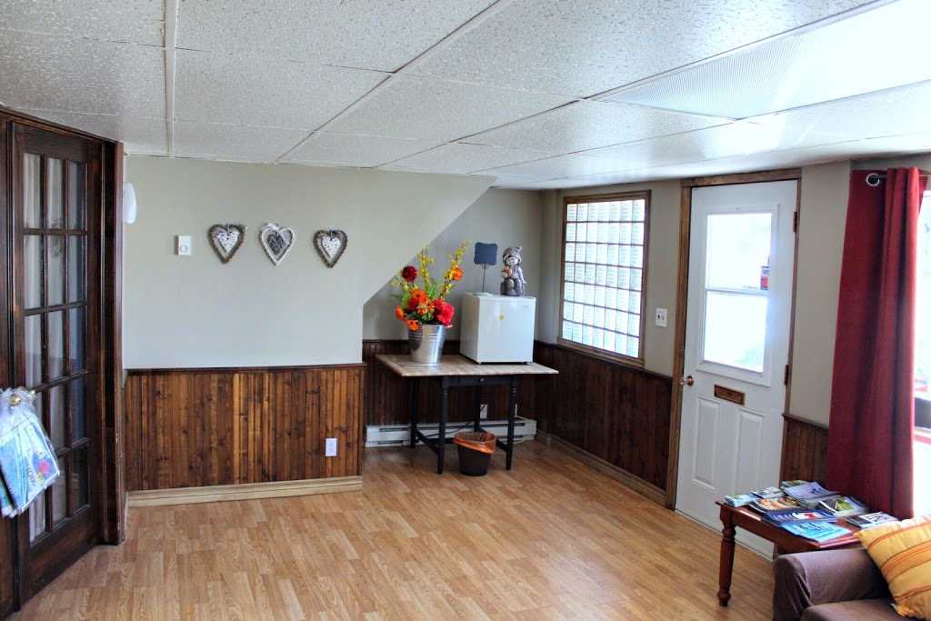 Motel Central | 149 Rue Principale S, Maniwaki, QC J9E 1Z8, Canada | Phone: (819) 306-1117