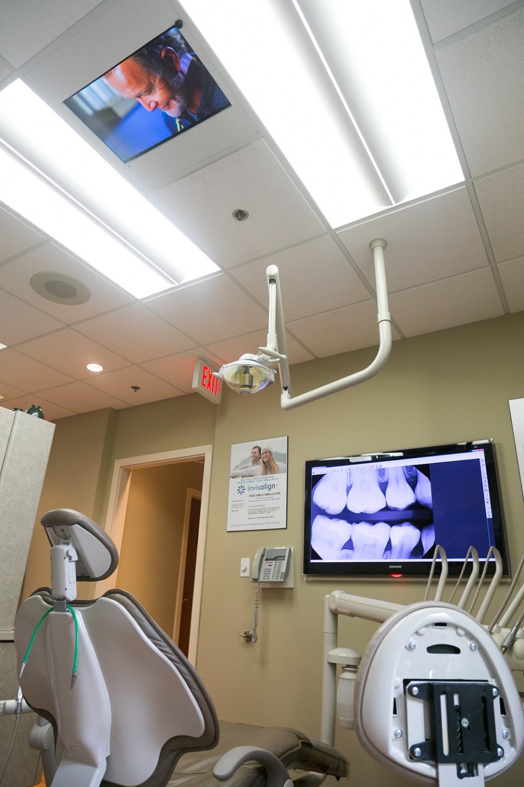 Dundarave Dental - Dr. Tina Dhillon | 2461 Bellevue Ave, West Vancouver, BC V7V 1E1, Canada | Phone: (604) 922-0144