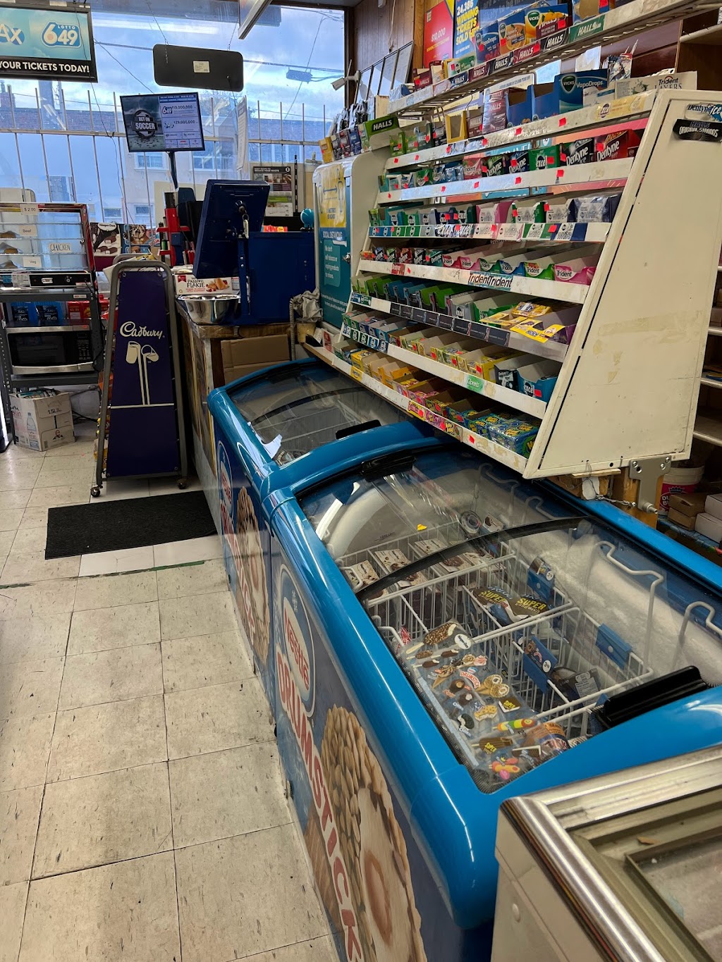 Nino’s Convenience Store | 467 Cosburn Ave., East York, ON M4J 2N6, Canada | Phone: (416) 421-1014