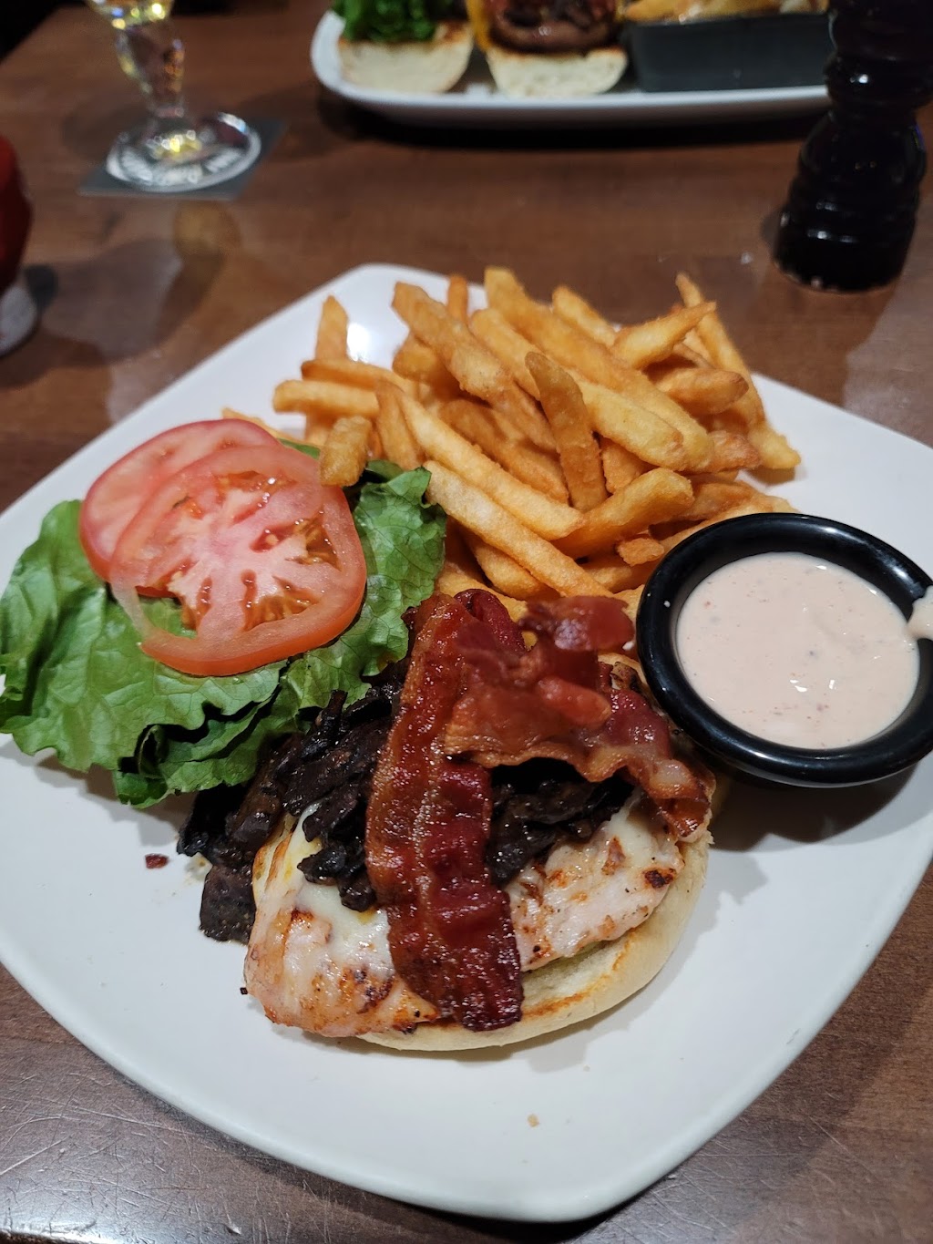 MR MIKES SteakhouseCasual | 2248 50 St, Drayton Valley, AB T7A 0C5, Canada | Phone: (780) 515-8433