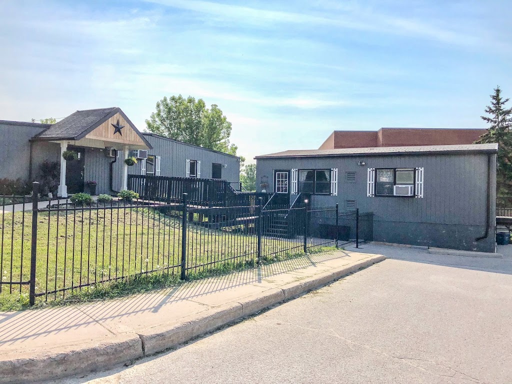 Barrie Montessori & Elementary Private School | 161 Hanmer Street West, Barrie, ON L4N 7S1, Canada | Phone: (705) 728-0303