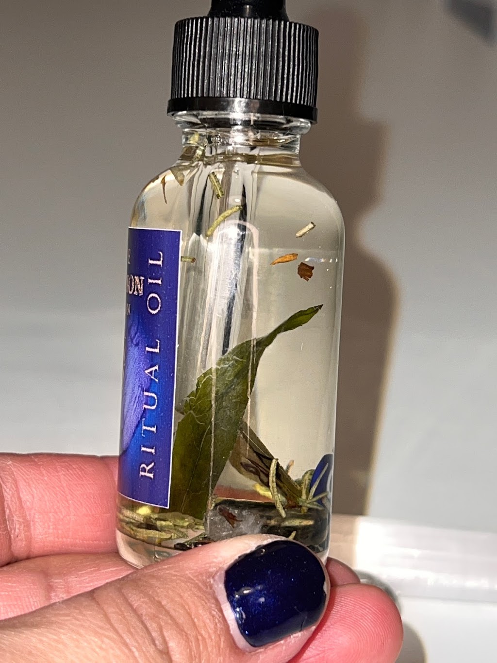 Empathic Moon 777 - Divination, Metaphysical Shop & Apothecary | 638 Linden Ave, Winnipeg, MB R2K 0P2, Canada | Phone: (431) 792-7777