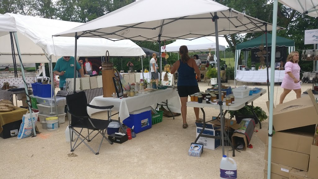 East St. Paul Farmers Market | 302 Hoddinott Rd, East Saint Paul, MB R2E 0H7, Canada | Phone: (204) 668-8336