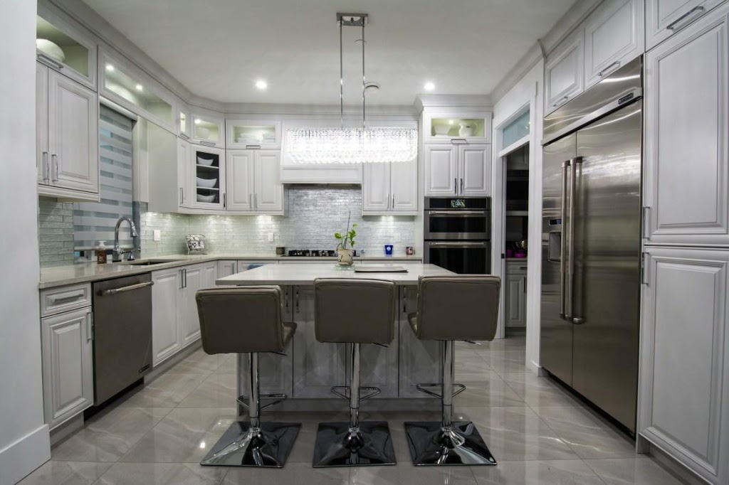 Blue Streak Homes | 535 E 56th Ave, Vancouver, BC V5X 1R6, Canada | Phone: (778) 926-6465