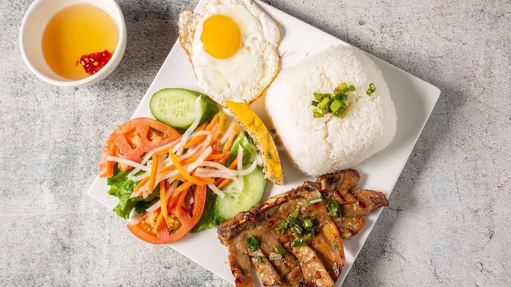 The Art of Pho | 240 Leighland Ave, Oakville, ON L6H 3H6, Canada | Phone: (905) 337-0008