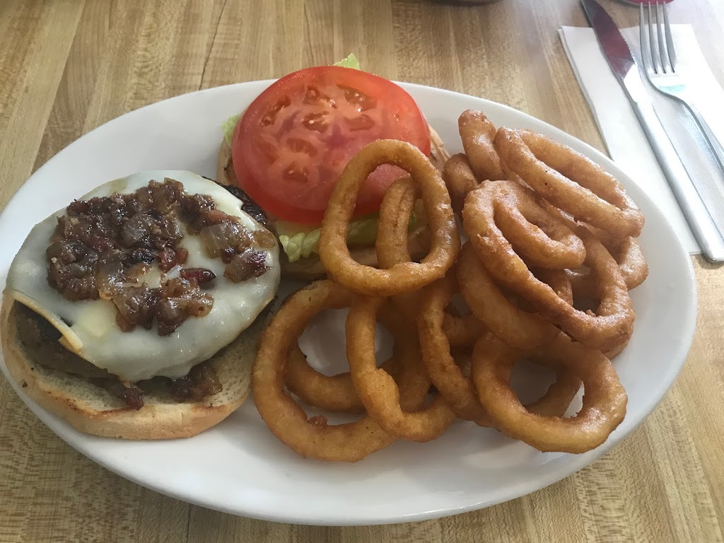 Austin Cafe and Grill | Manitoba Ave, Austin, MB R0H 0C0, Canada | Phone: (204) 637-3330