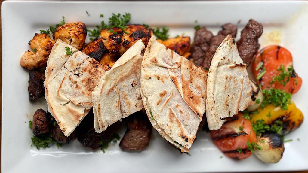 Belyatchou Grillades & Seafood. | 110 Bd du Curé-Labelle, Sainte-Thérèse, QC J7E 2X5, Canada | Phone: (514) 663-4663