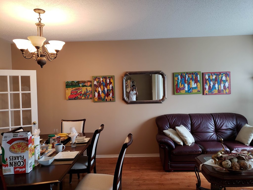 Homestay Chartwell | 64 Chartwell Ave, Nepean, ON K2G 6L7, Canada | Phone: (613) 219-1584