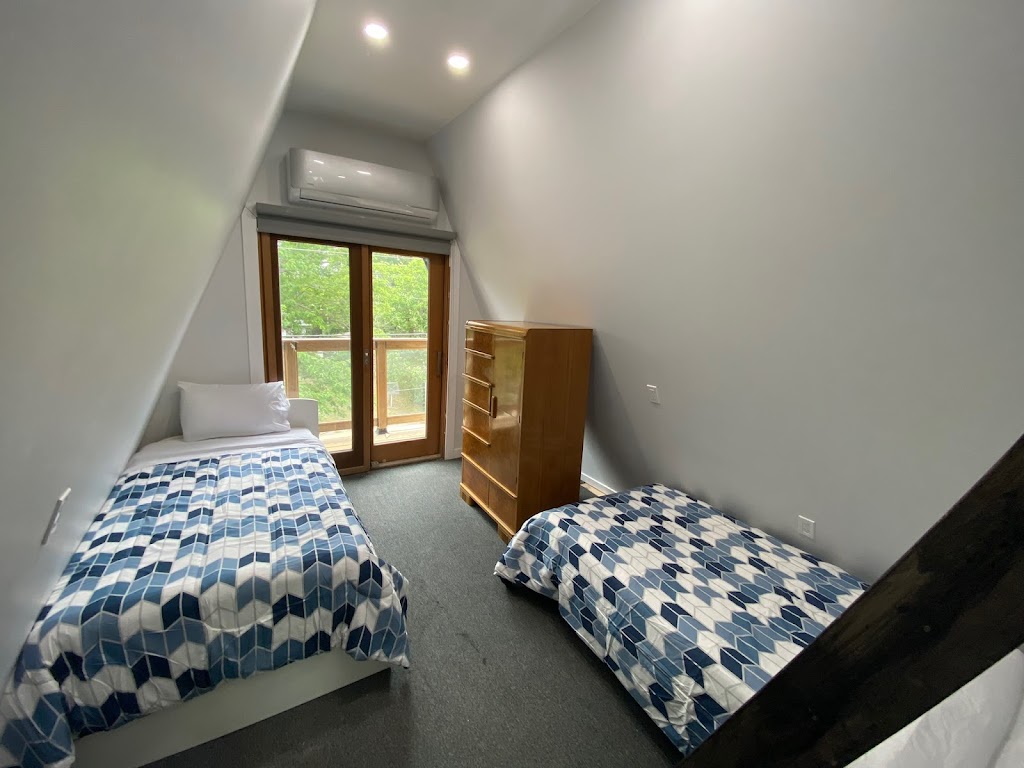 Cuatro Estaciones Cottage | 203 Park Rd, Tiny, ON L0L 1P1, Canada | Phone: (416) 553-2073