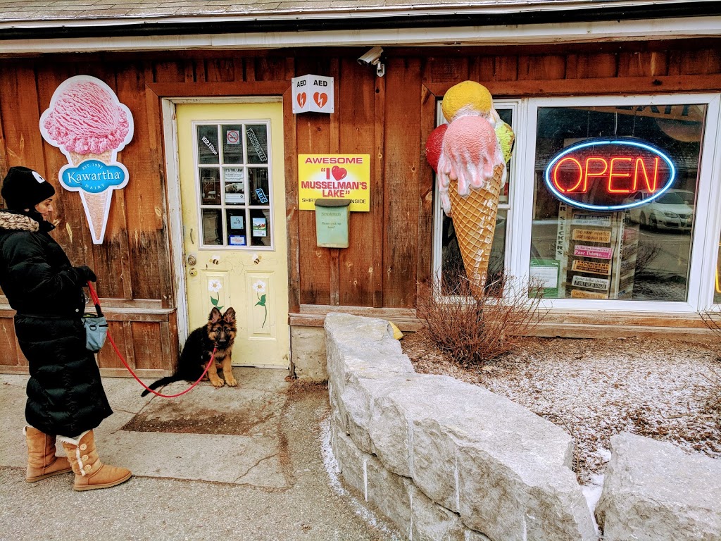 Cedar Beach Variety Store | 150 Cedarvale Blvd, Whitchurch-Stouffville, ON L4A 7X3, Canada