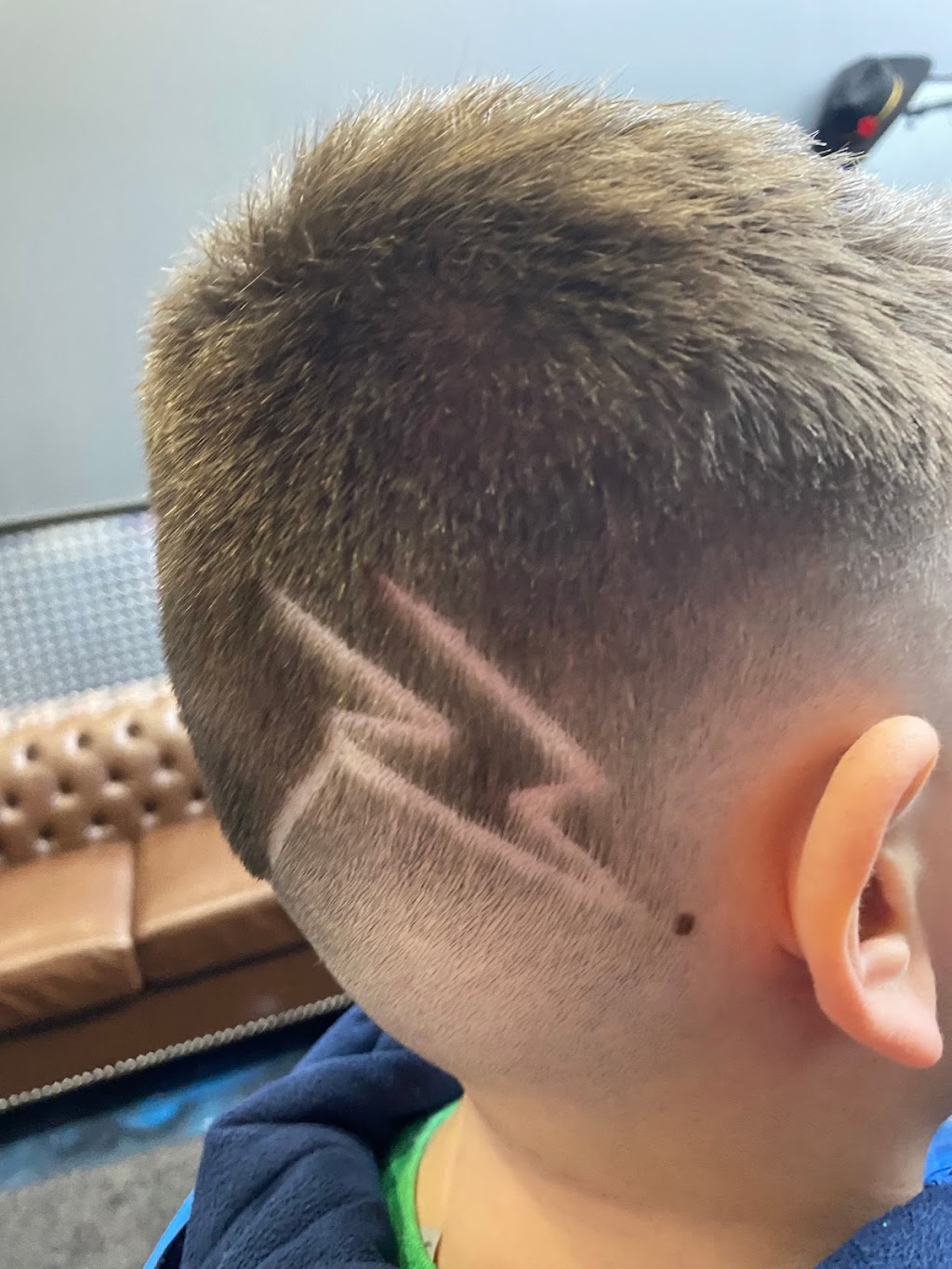 Fine grooming | 900 Watters Rd, Orléans, ON K4A 0B4, Canada | Phone: (613) 837-6812