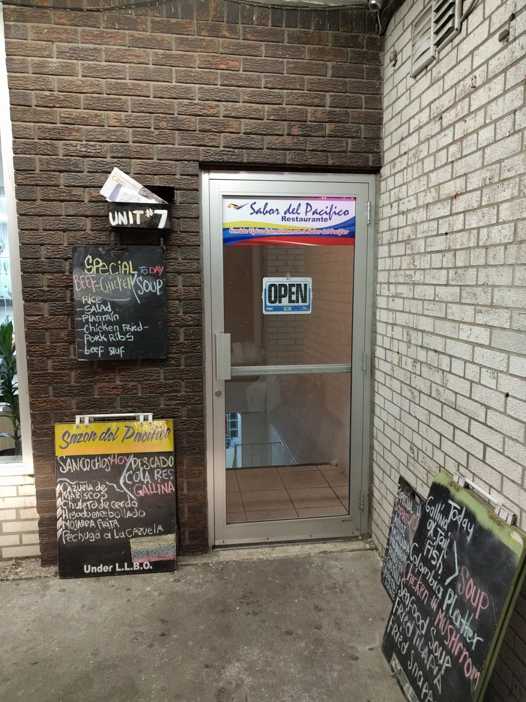 Sabor del Pacifico | 2111 Jane St #7, North York, ON M3M 1A2, Canada | Phone: (647) 317-9010