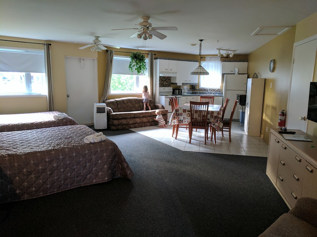 Motel Parc Beaumont | 432 Route du Fleuve, Beaumont, QC G0R 1C0, Canada | Phone: (418) 837-3787