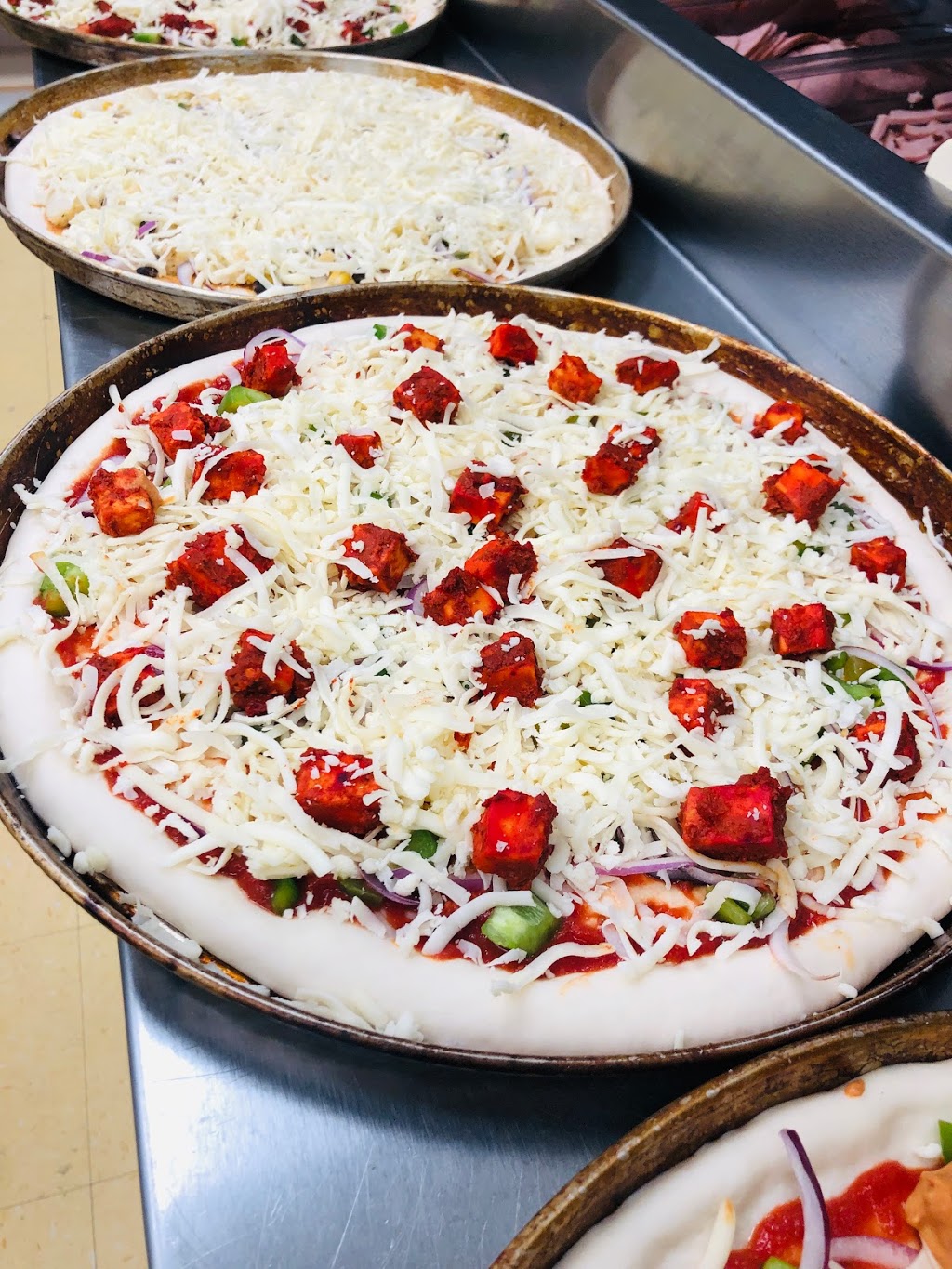 TJs Pizza | 4532 Albert St, Regina, SK S4S 6B4, Canada | Phone: (306) 352-3533