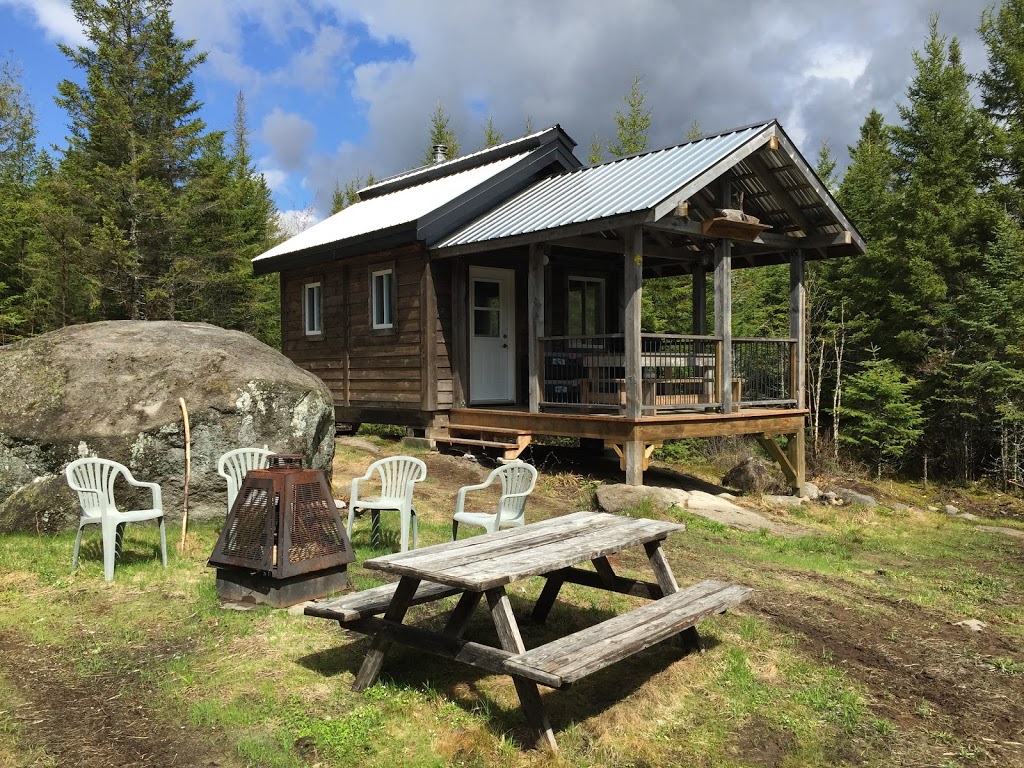 Refuge de la Forêt Boréale | 138 Chemin du Nordet, Lac-Supérieur, QC J0T 1P0, Canada | Phone: (819) 200-0530