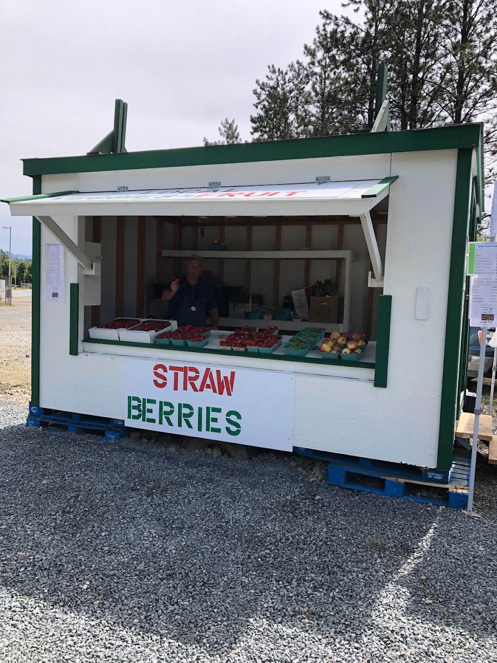 Matts Farm Fresh Produce | 8050 Lickman Rd, Chilliwack, BC V2R 3Z9, Canada | Phone: (778) 888-5758
