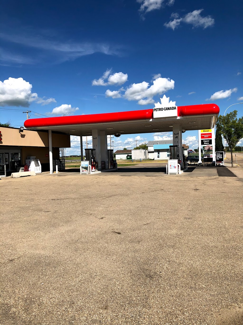 Petro Canada | 4710 50 Ave, Calmar, AB T0C 0V0, Canada | Phone: (780) 985-2885