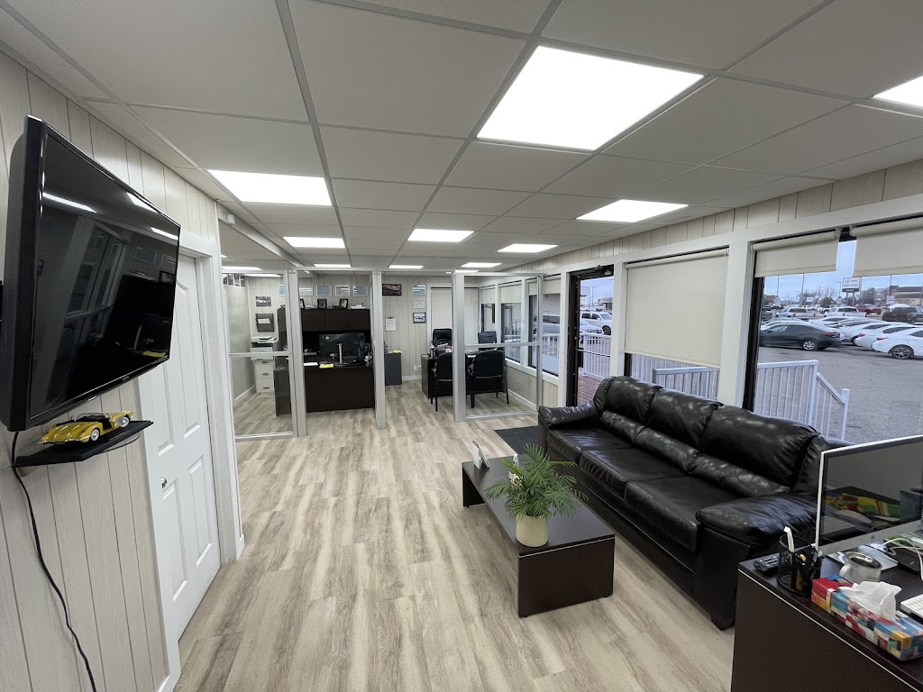 Wahid Auto Sales Ltd | 130 Wt Hill Blvd S, Lethbridge, AB T1J 4T4, Canada | Phone: (403) 894-1472