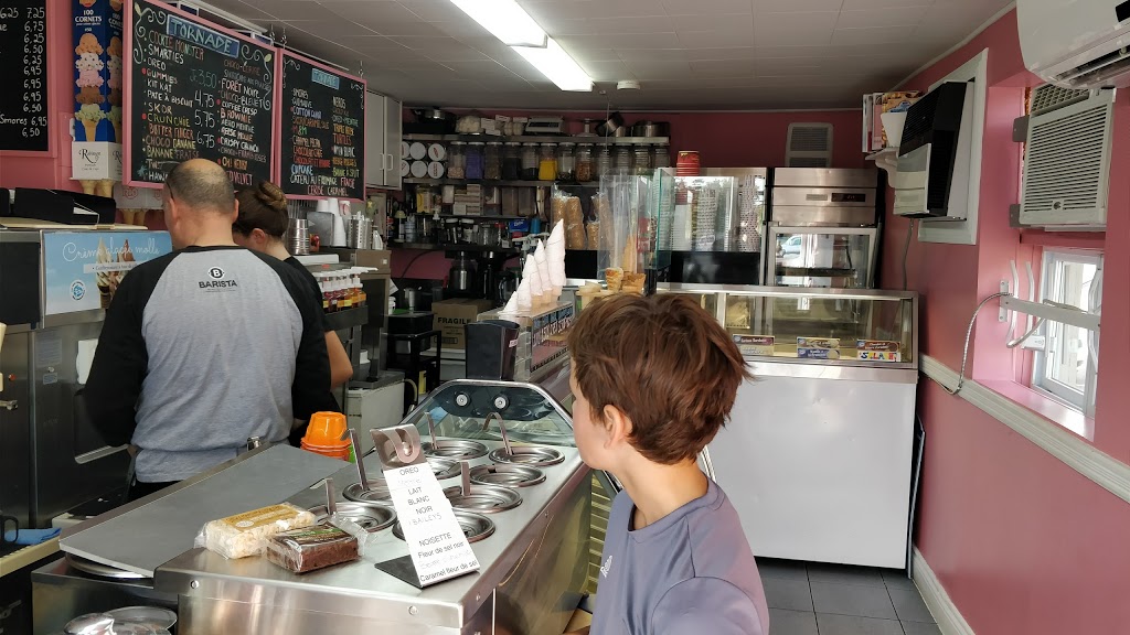 Cafe Cornet | 1883 Rue Labre, Saint-Lazare, QC J7T 2T2, Canada | Phone: (450) 424-4488