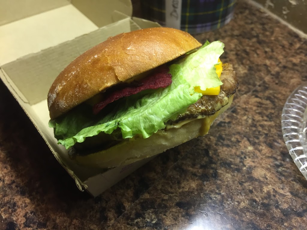 McDonalds | 1043 Chemong Rd N, Peterborough, ON K9H 7E6, Canada | Phone: (705) 748-3721