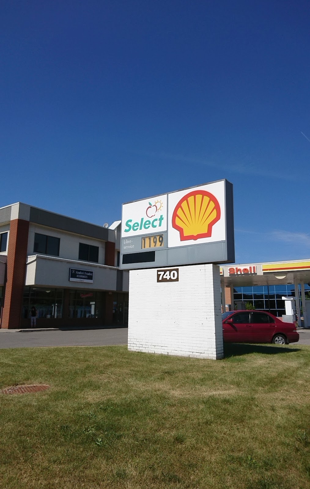 Shell | convenience store | 720 Boulevard Lebourgneuf, Québec, QC G2J 1A8, Canada | 4186237402 OR +1 418-623-7402