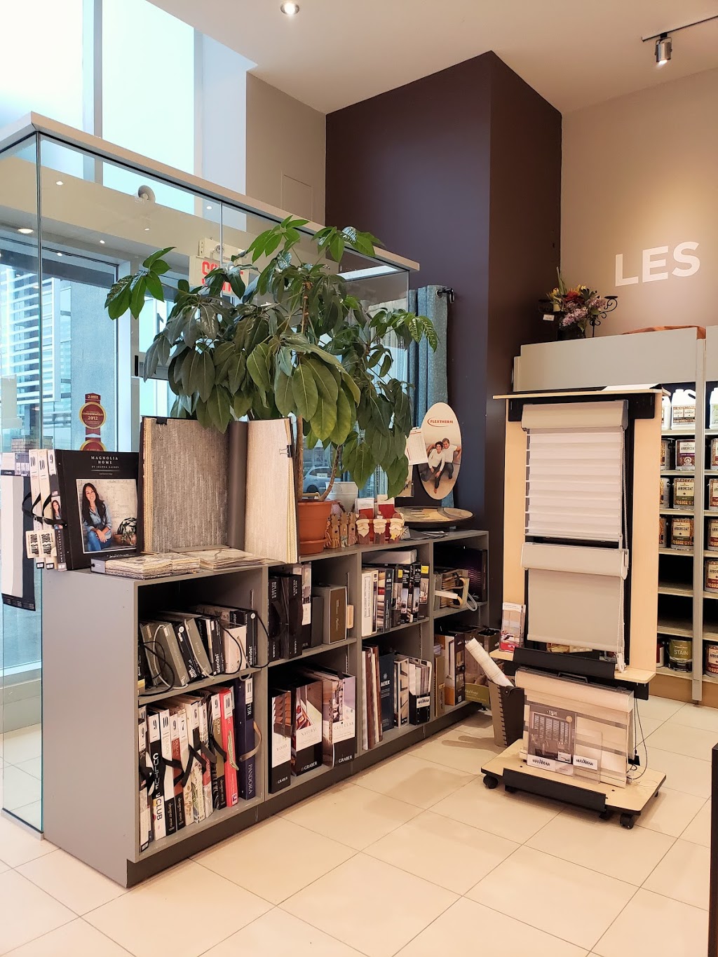 Mtl Métro Paint & Décor | 16991 Route Transcanadienne, Kirkland, QC H9H 5J1, Canada | Phone: (514) 693-9676