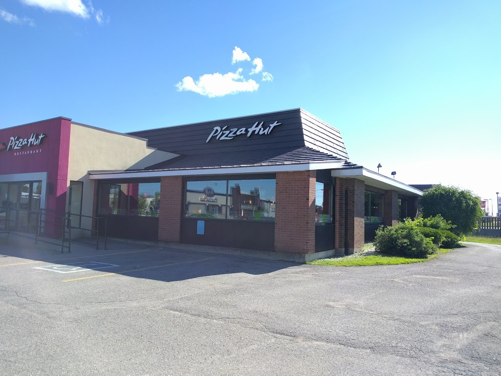 Pizza Hut | 1 Commerce Rd, Lindsay, ON K9V 5Y3, Canada | Phone: (705) 324-7591