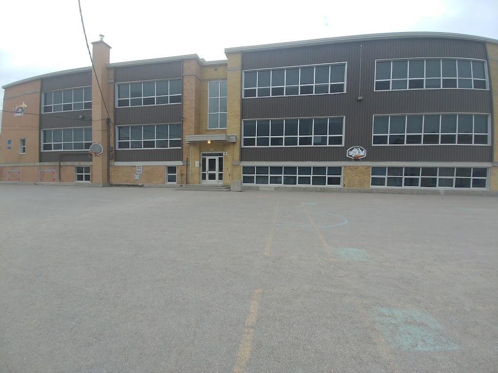 Four Winds Elementary School | 33 Rue Saint-Calixte, Chicoutimi, QC G7G 1Y1, Canada | Phone: (418) 543-6541