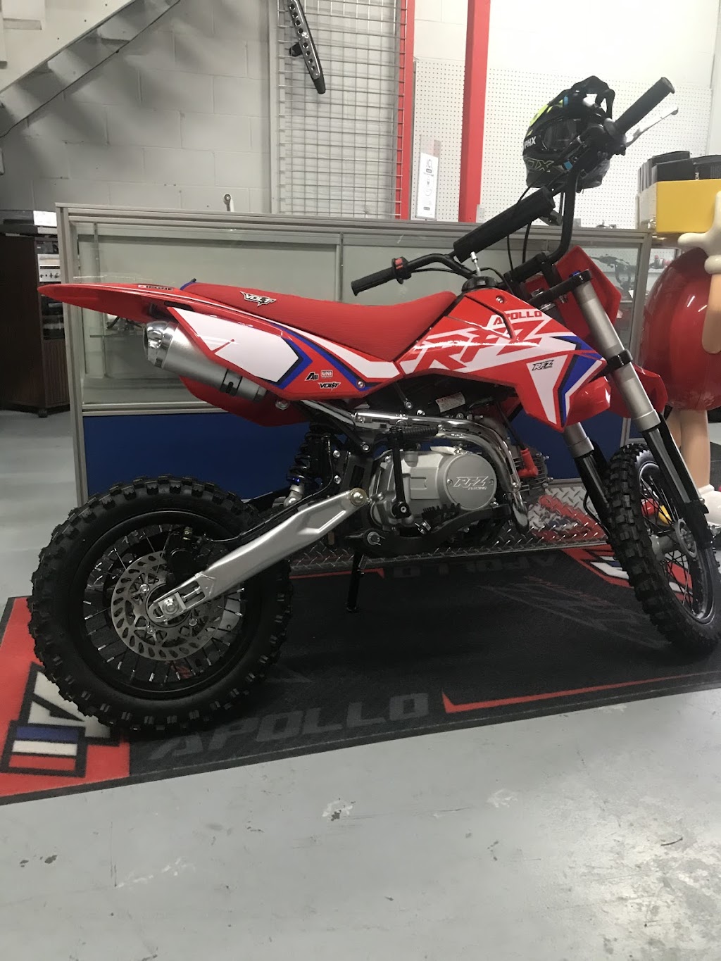 Dustin Ct | 1600 Rue Soucy Local 108, Saint-Hubert, QC J4T 1A3, Canada | Phone: (450) 443-6556