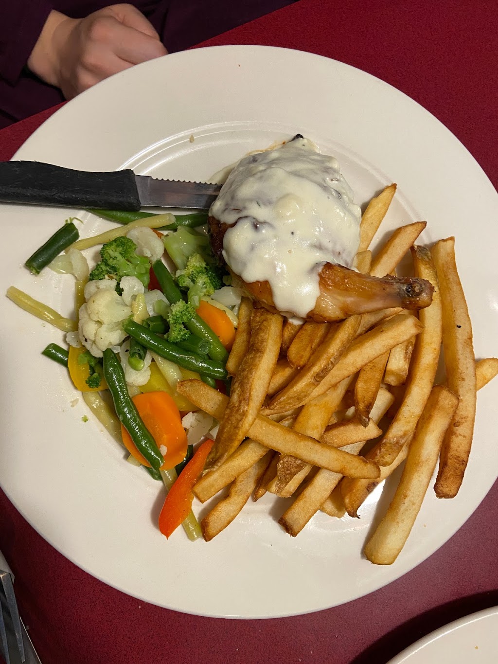 T-Bones Grill House | 953 Charing Cross Rd, Chatham, ON N7M 5H9, Canada | Phone: (519) 360-9401
