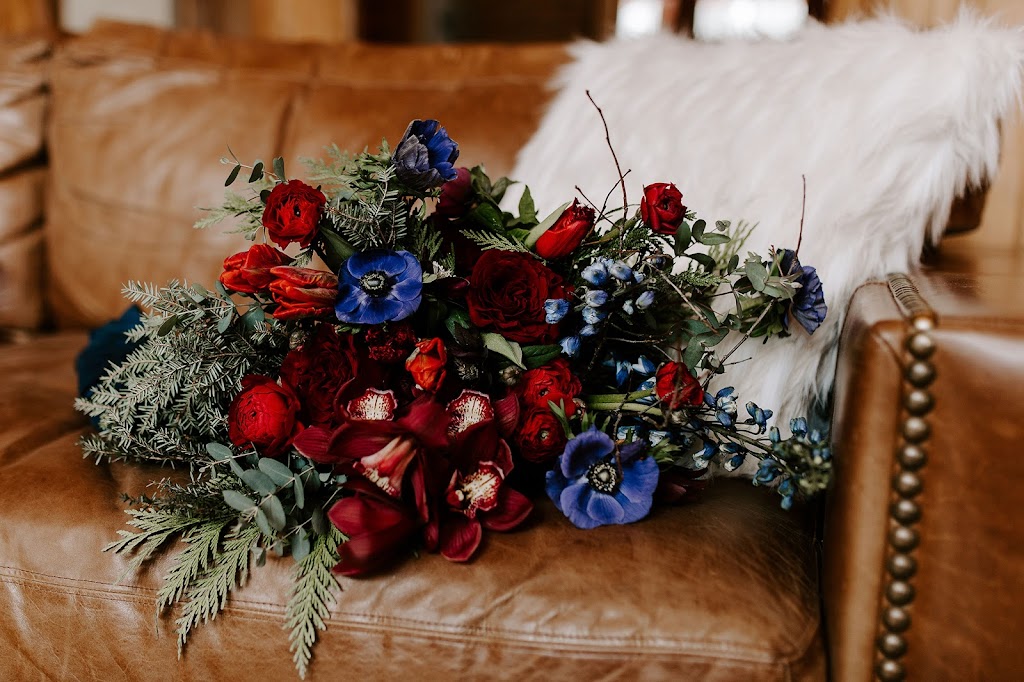 Refined Wild Intimate Weddings & Events | Beaumont Dr, Bracebridge, ON P1L 1X2, Canada | Phone: (705) 645-0264