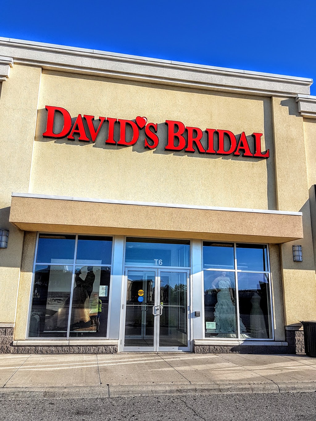 Davids Bridal | 3105 Argentia Rd Unit T6, Mississauga, ON L5N 8P7, Canada | Phone: (905) 824-4655