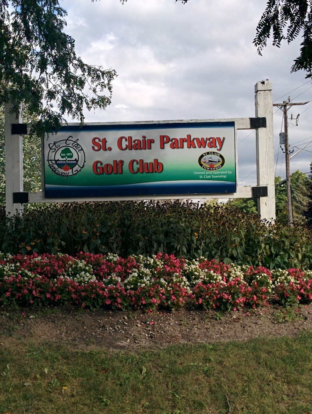 St. Clair Parkway Golf Course | 132 Moore Line, Mooretown, ON N0N 1M0, Canada | Phone: (519) 867-2160