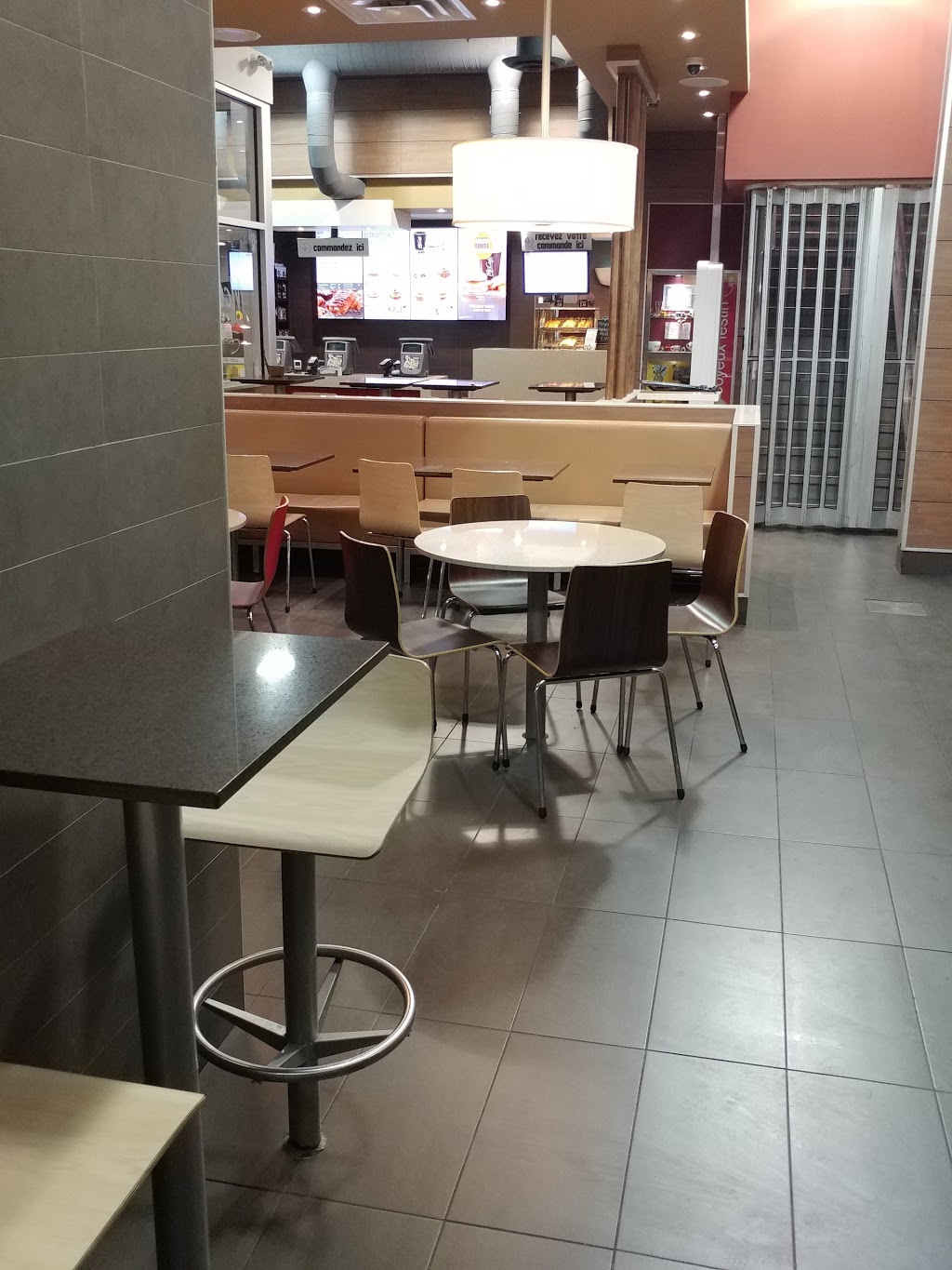 McDonalds | 2775A Boulevard des Plateaux, Terrebonne, QC J6X 4S8, Canada | Phone: (450) 477-9685