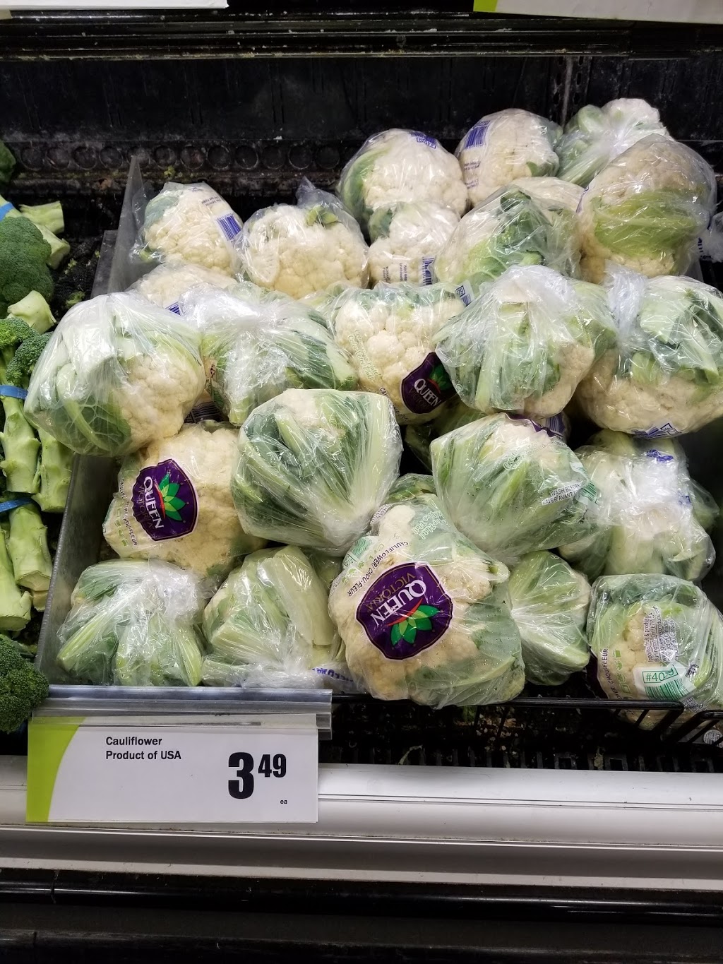 FreshCo. | 680 Longworth Ave, Bowmanville, ON L1C 0C7, Canada | Phone: (905) 697-0315