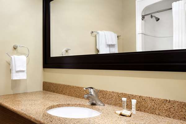 Super 8 by Wyndham Brockville | 1843 2, Brockville, ON K6V 5T1, Canada | Phone: (613) 345-1622