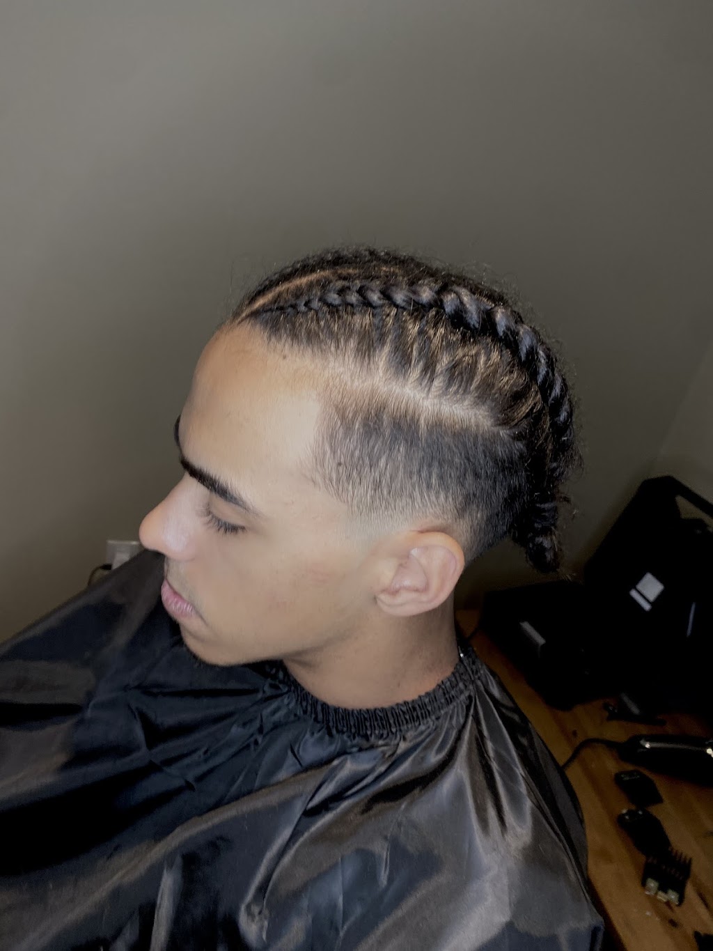 Saugacuts | 1636 Gallant Dr, Mississauga, ON L5H 3S8, Canada | Phone: (437) 229-3328