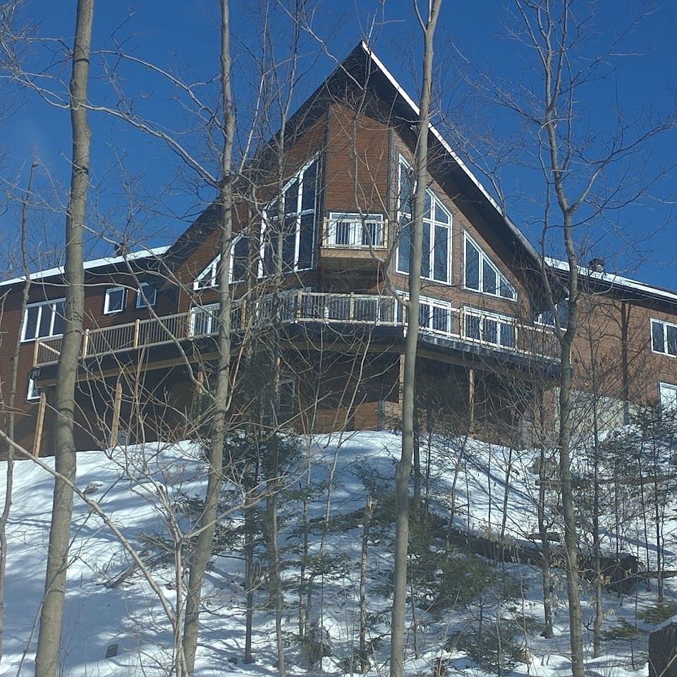 Cantley Hillside | 116 Rue du Gui, Cantley, QC J8V 2V8, Canada | Phone: (613) 606-5057