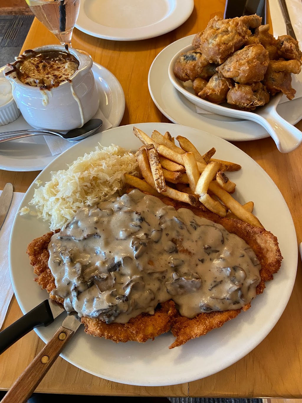 Granary Schnitzel House Restaurant | 57 Bonnechere St W, Eganville, ON K0J 1T0, Canada | Phone: (613) 628-2723