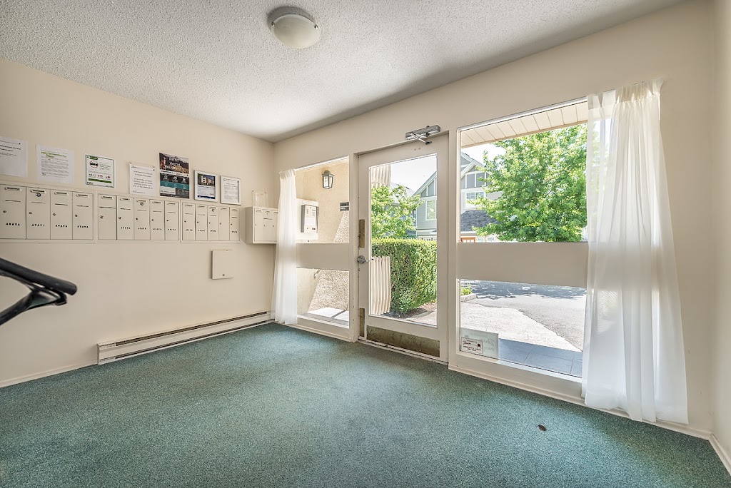 Gorge Vale Apartments | 1180 Colville Rd, Victoria, BC V9A 4P7, Canada | Phone: (250) 360-1983