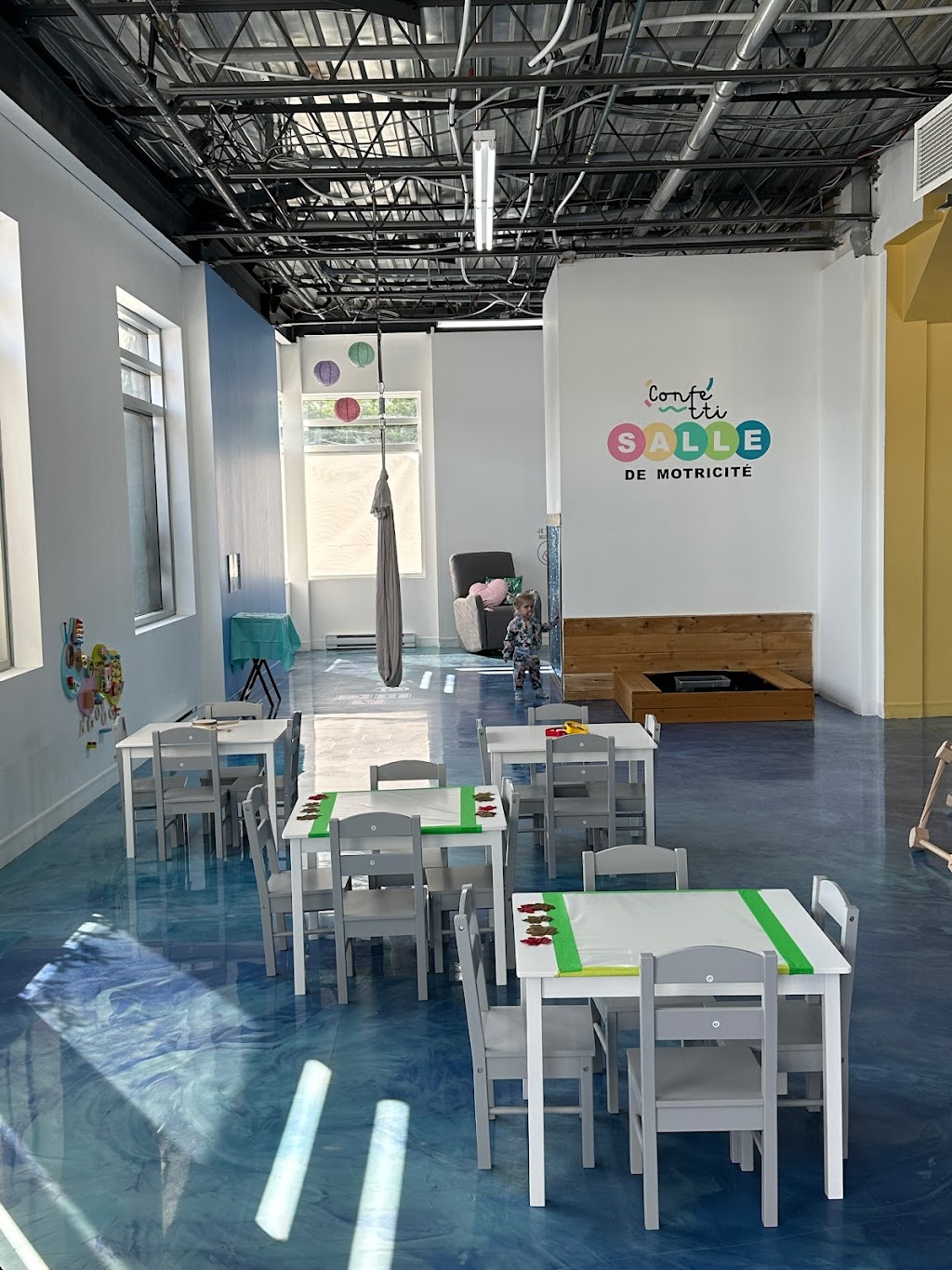 Salle de Motricité. Confetti Inc. | 6000 Bd Laurier Suite 100, Terrebonne, QC J7M 0A1, Canada | Phone: (514) 632-0311