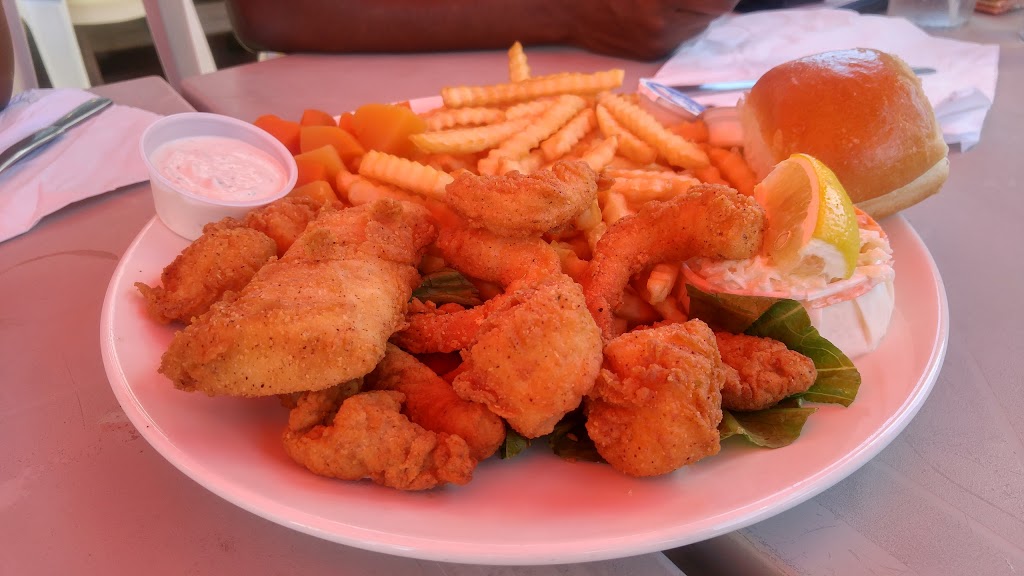 Sams Family Restaurant | 2 Centennial Dr, Cornwall, PE C0A 1H0, Canada | Phone: (902) 370-7267