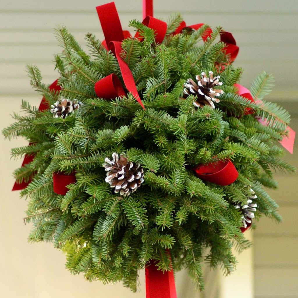 Vermont Designer Wreaths | 39 Hitchcock Dr, Newport, VT 05855, USA | Phone: (802) 673-6794