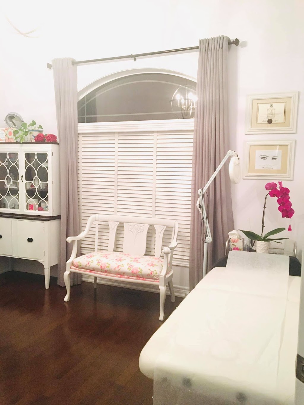 Uplift Aesthetica by Emmy | 4074 Stadelbauer Dr, Beamsville, ON L0R 1B7, Canada | Phone: (905) 512-2926
