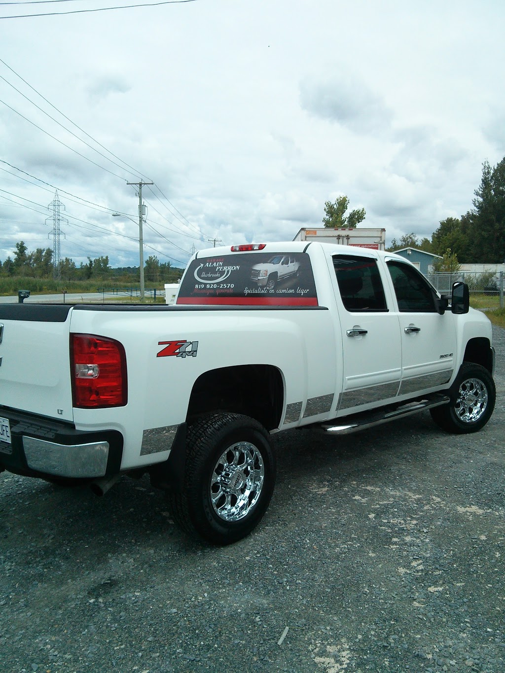 Simon Perron Esthétique Auto | 2105 rue saint francois nord, Sherbrooke, QC J1H 0C9, Canada | Phone: (819) 437-1715