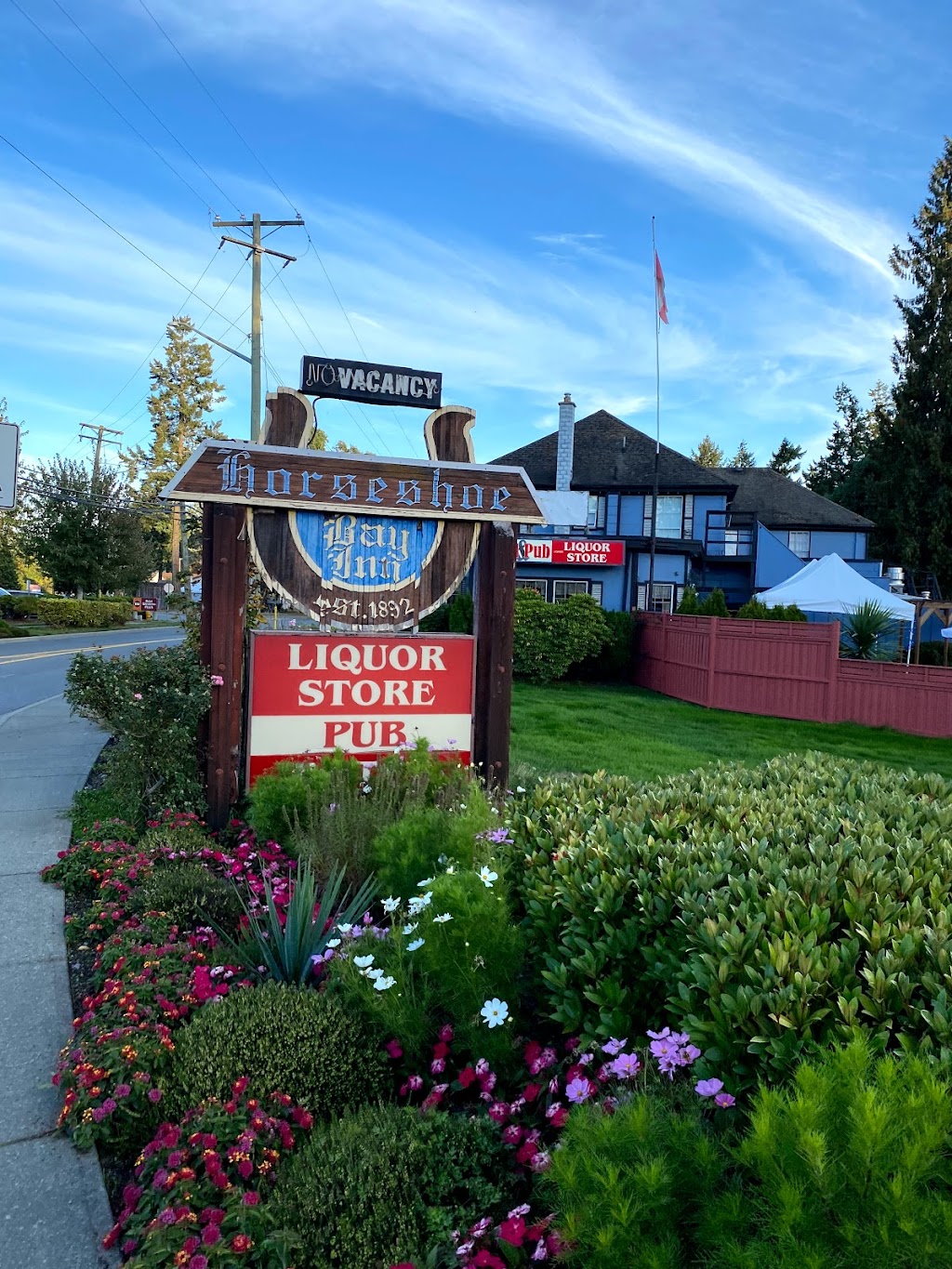 The Shoe Pub | 9576 Chemainus Rd, Chemainus, BC V0R 1K5, Canada | Phone: (250) 416-0411