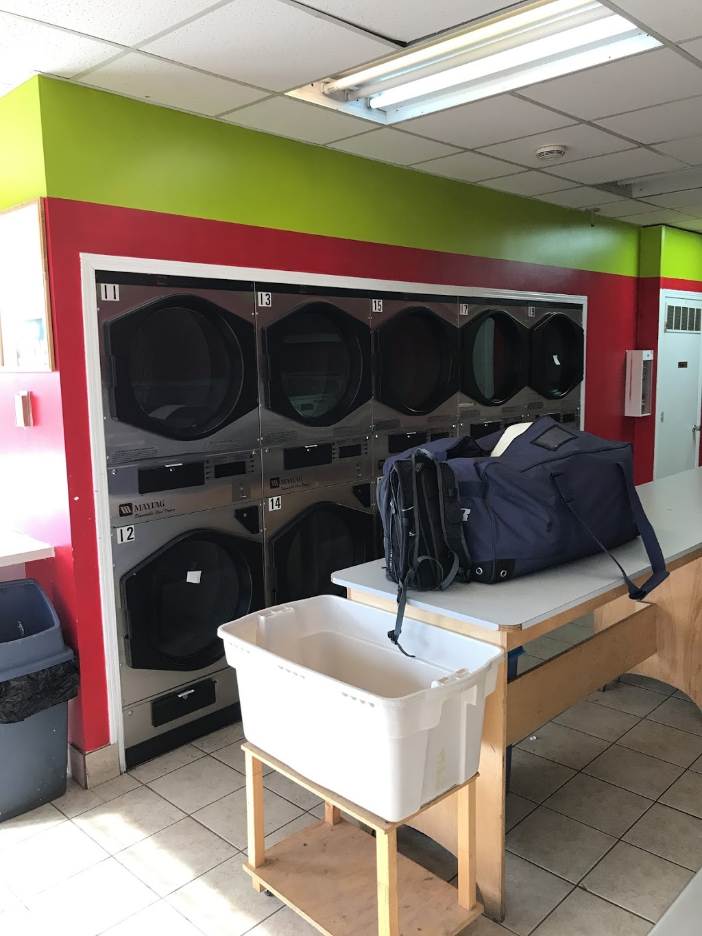 A & S Laundromat | laundry | 10610 105 St NW, Edmonton, AB T5H 2W9, Canada | 7804200555 OR +1 780-420-0555